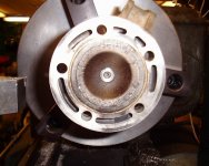 Resize of Yamaha YZ 125 skadat förbränningsrum.JPG