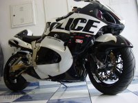 suzuki-hayabusa-04-bikepics-256065.jpg