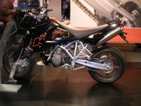 KTM - 950 1_small.JPG