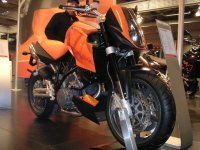 KTM - superduke1_small.JPG
