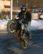 winterwheelie.jpg
