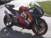 fireblade snettframifrån.jpg