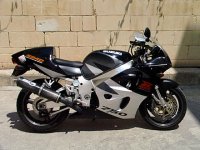 suz-gsxr750-98-bikepics-02812.jpg