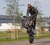 wheelie2.JPG