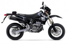 Suzuki_DRZ400S_rhs_bg (Small).jpg