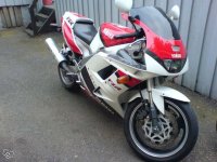 fzr 1000.jpg