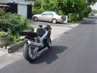 black_gixxer_angle3.jpg