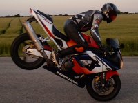 stoppie2.jpg