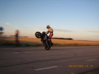 ogge-wheelie4.jpg