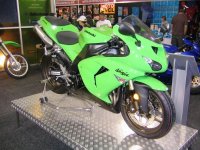 kawasaki-zx10r-06-bikepics-450428.jpg