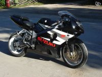 gsxr750-00.jpg
